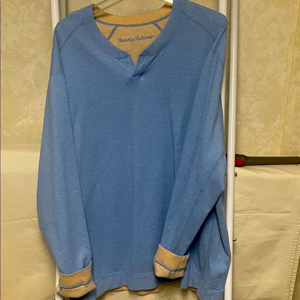 Tommy Bahama Men's Light Blue V-Neck Sweater